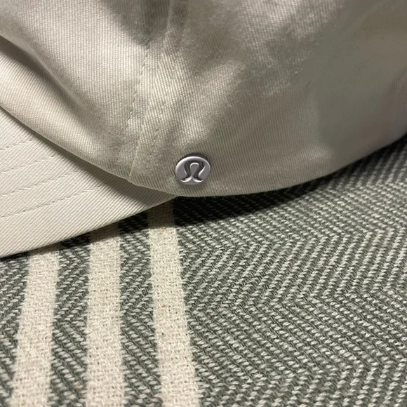 Lululemon UNC Tar Heels White Baseball Cap - Picture 2 of 4